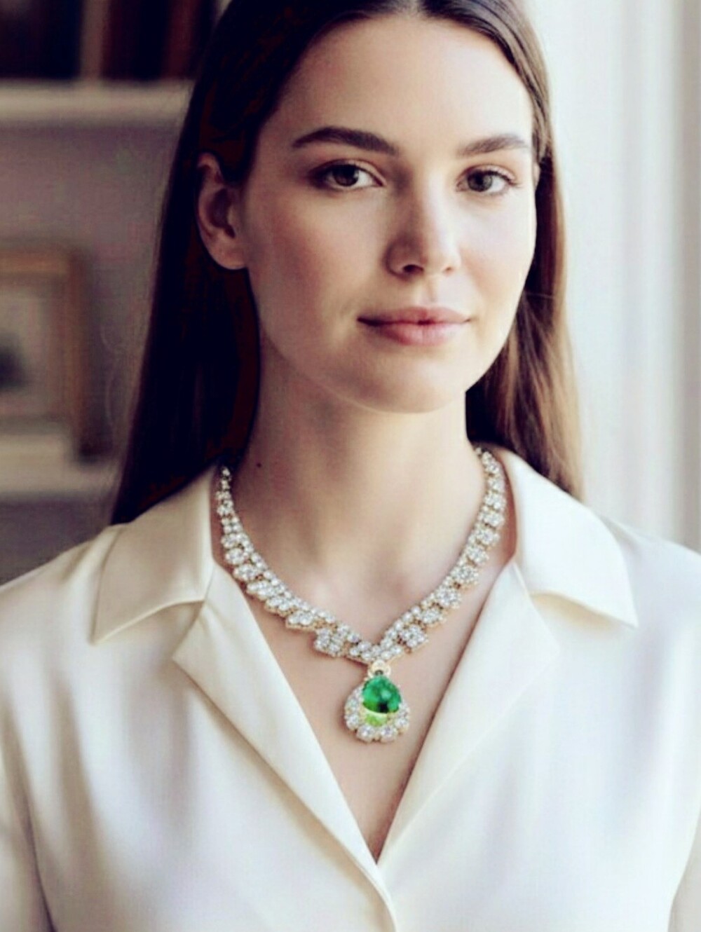 Glass Emerald Teardrop Pendant W/ Clear Rhinestone Chain Pendant Necklace